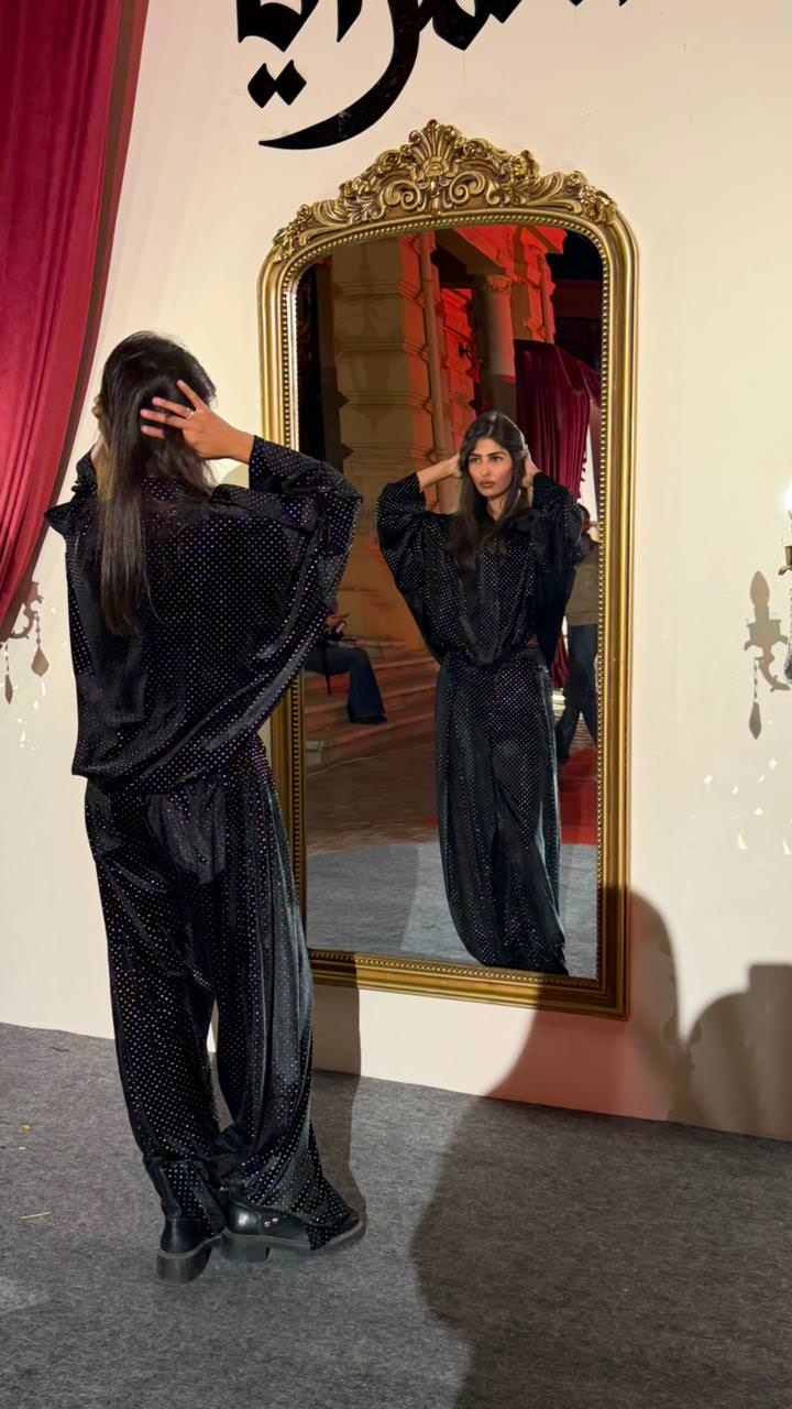 Jacketإِسْتَبْرَق