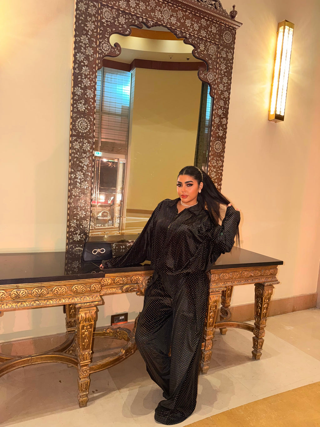 Set اِسْتَبْرَقٌ