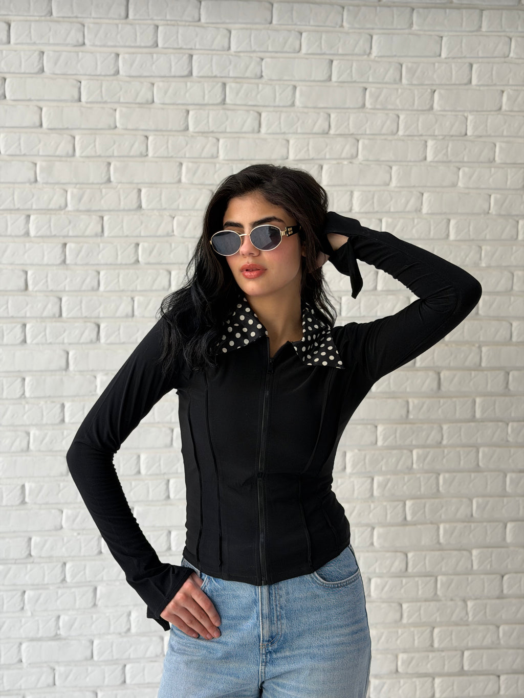 Leen Black Collar top
