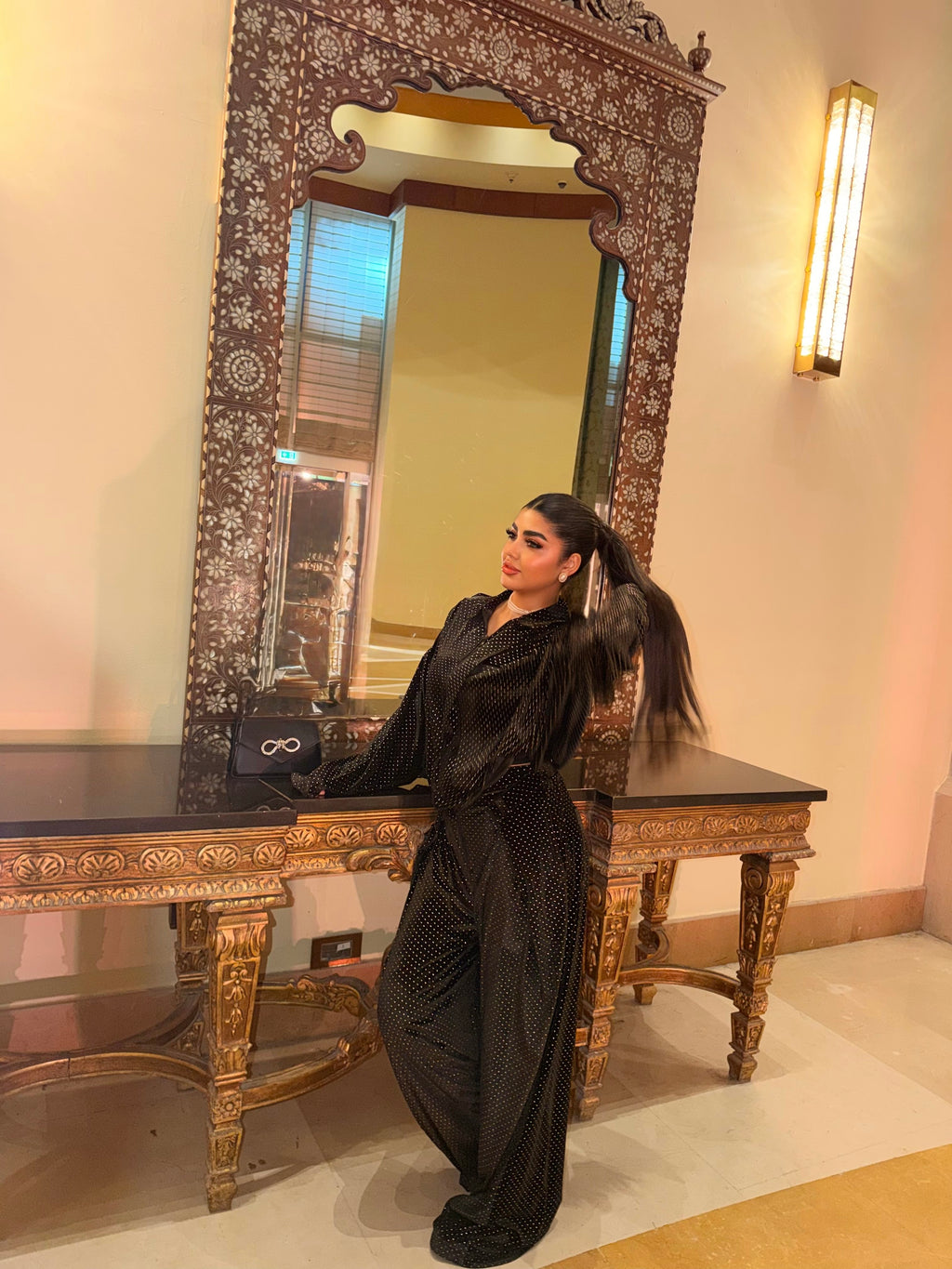 Set اِسْتَبْرَقٌ