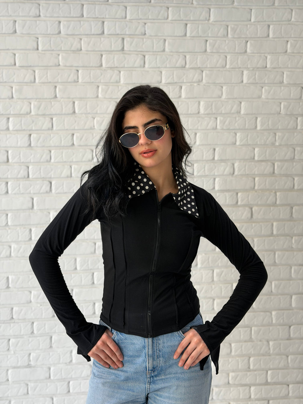 Leen Black Collar top