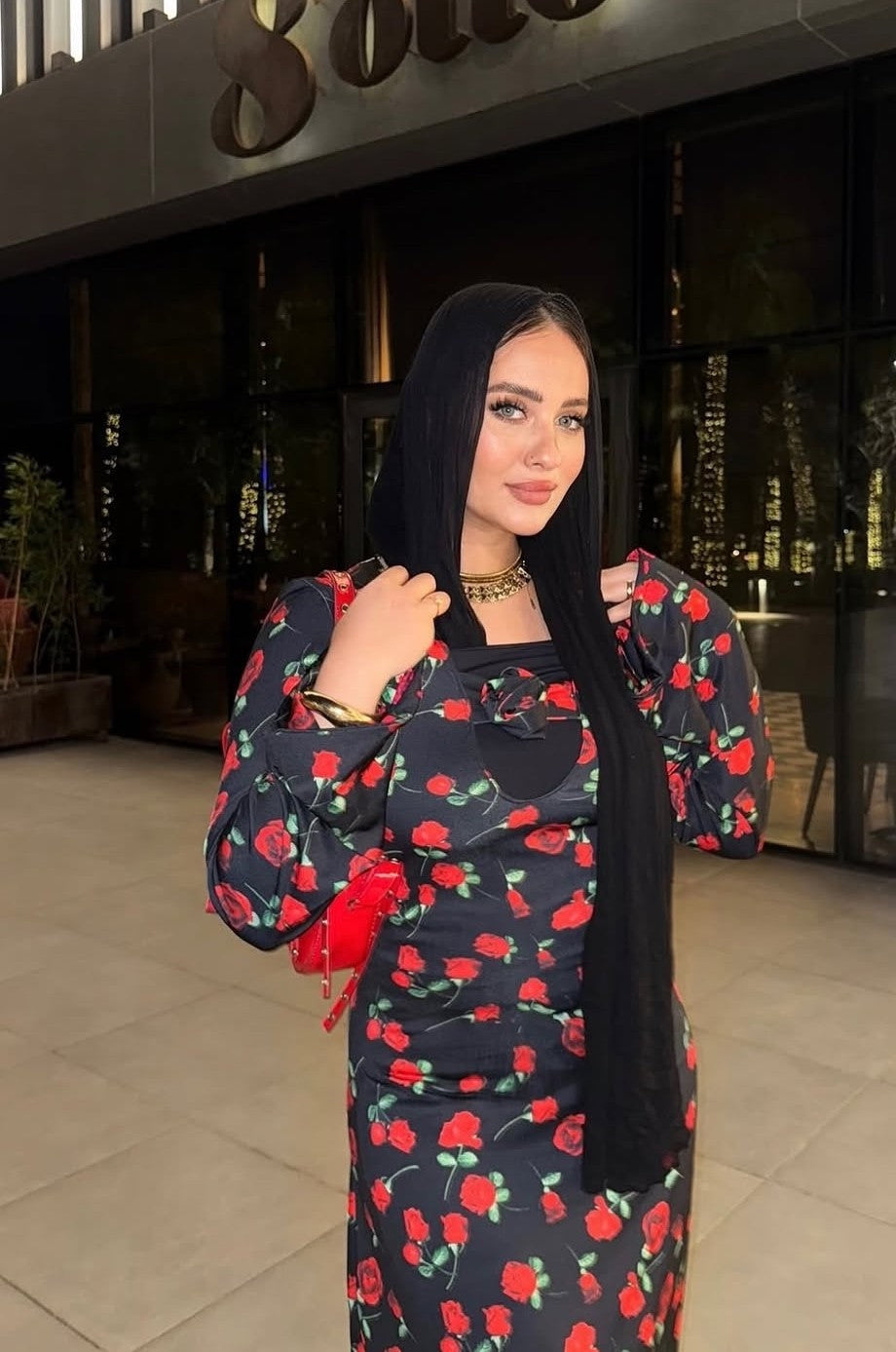 Red roses dress